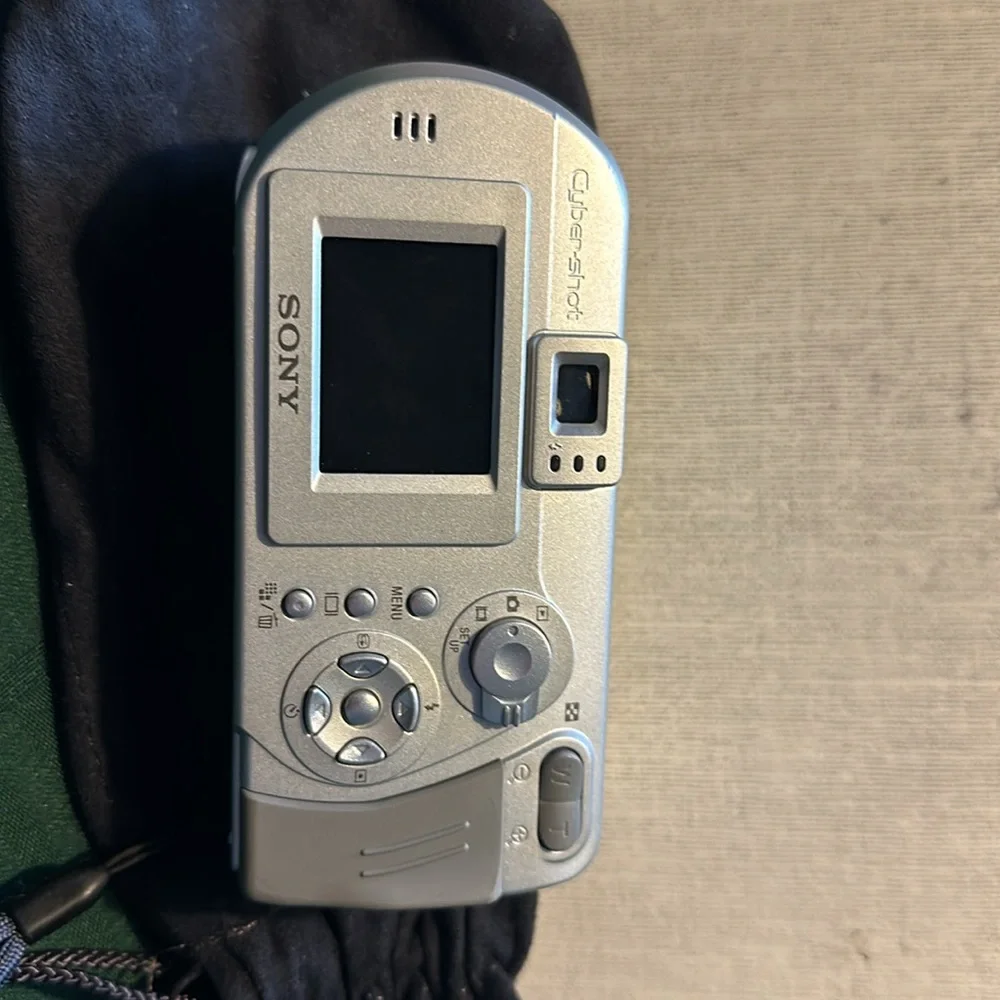 Sony Cybershot 3.2 Mega Pixels